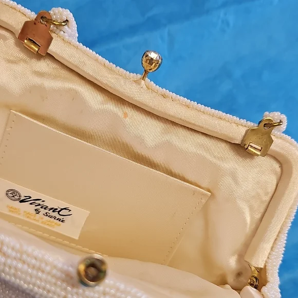 Elegant Cream Beaded Clutch - Picture 11 of 16